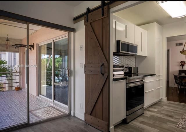 8002 Lagos De Campo Blvd # 201, Tamarac FL 33321 - Tamarac, FL - Photo 7