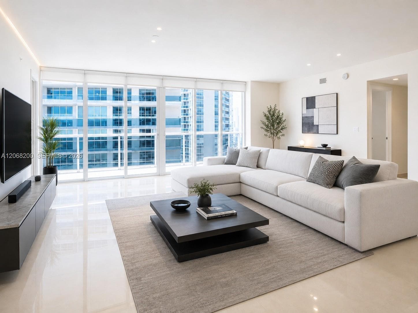 1800 S Ocean Dr # 1405, Hallandale Beach FL 33009 - Hallandale Beach, FL - Photo 1