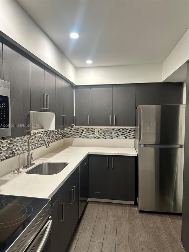 9449 SW 76th St # T5, Miami FL 33173 - Miami, FL - Photo 2