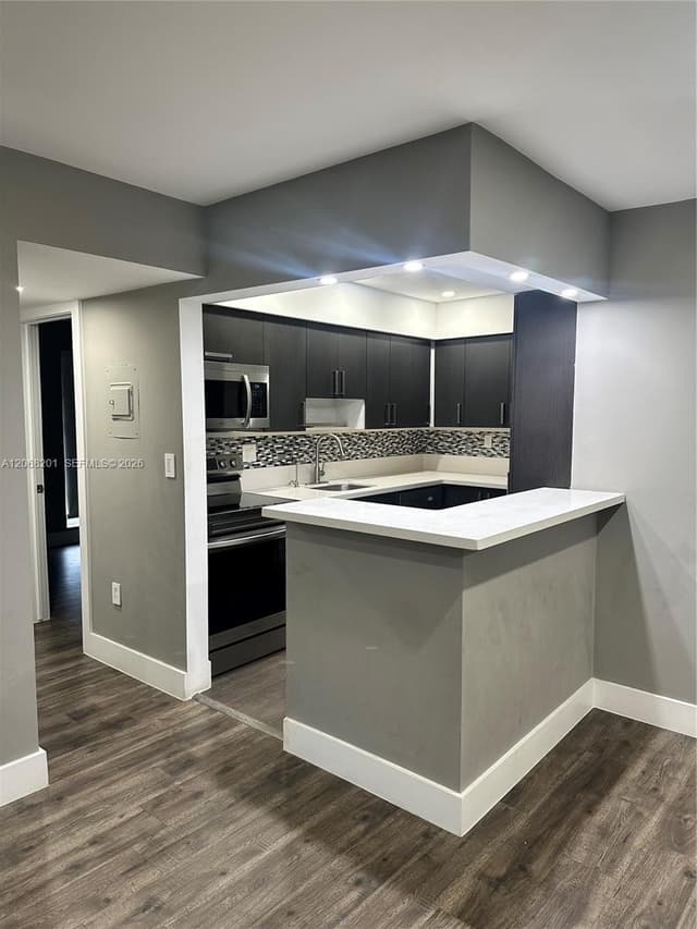 9449 SW 76th St # T5, Miami FL 33173 - Miami, FL - Photo 3