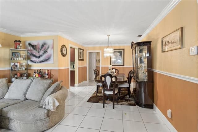 4290 NW 49th Terrace NW, Lauderdale Lakes FL 33319 - Lauderdale Lakes, FL - Photo 2