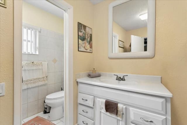 4290 NW 49th Terrace NW, Lauderdale Lakes FL 33319 - Lauderdale Lakes, FL - Photo 5