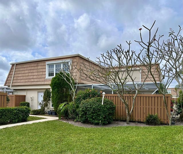 11551 WINCHESTER Drive, Palm Beach Gardens FL 33410 - Palm Beach Gardens, FL - Photo 3
