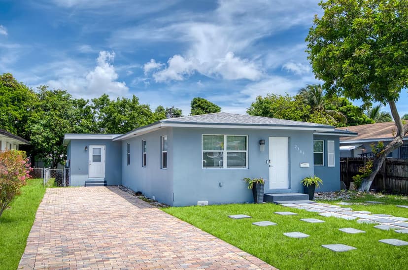 2709 Dewey Street, Hollywood FL 33020