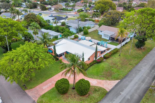 661 Eagle Circle, Delray Beach FL 33444 - Delray Beach, FL - Photo 2
