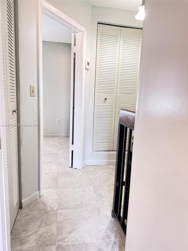 1701 W 42nd Pl # 10, Hialeah FL 33012 - Hialeah, FL - Photo 7