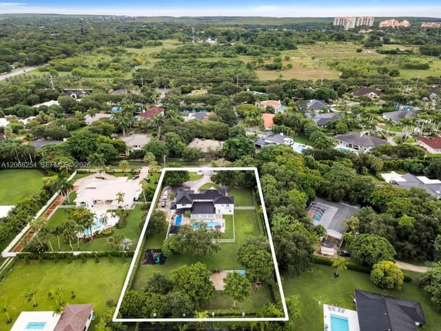 13880 SW 68th Ave, Palmetto Bay FL 33158 - Palmetto Bay, FL - Photo 2