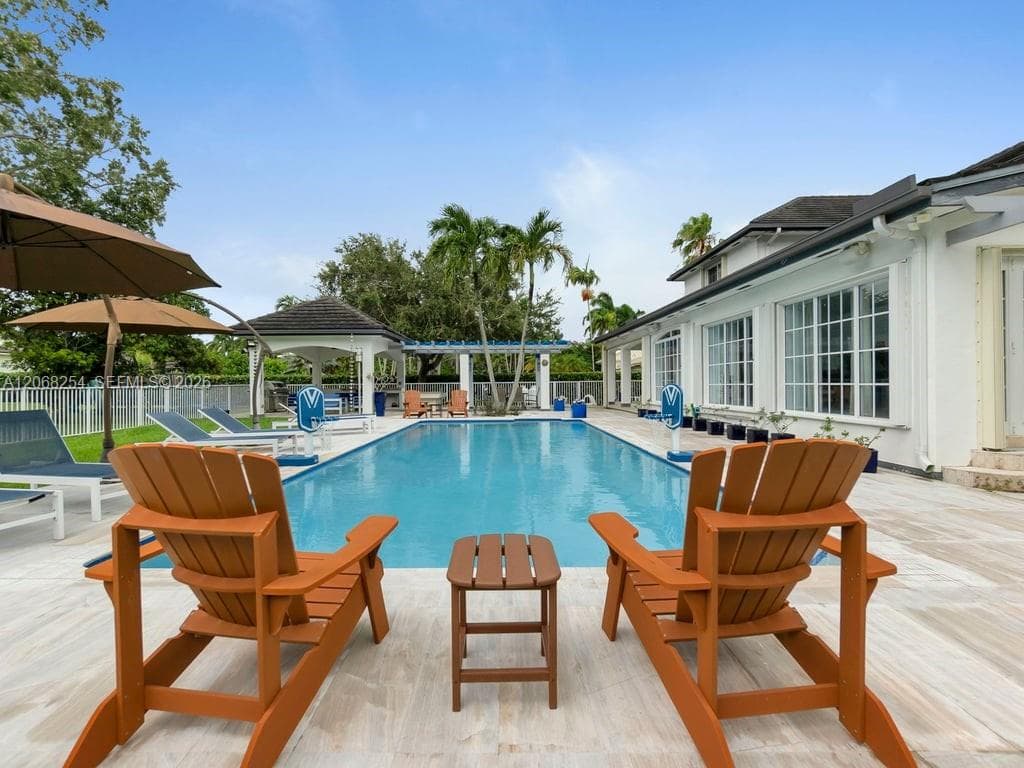 13880 SW 68th Ave, Palmetto Bay FL 33158 - Palmetto Bay, FL - Photo 1