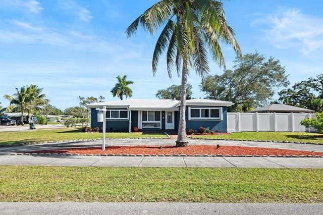 1900 SW 33rd Avenue, Fort Lauderdale FL 33312 - Fort Lauderdale, FL - Photo 2