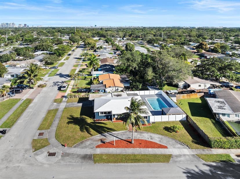 1900 SW 33rd Avenue, Fort Lauderdale FL 33312