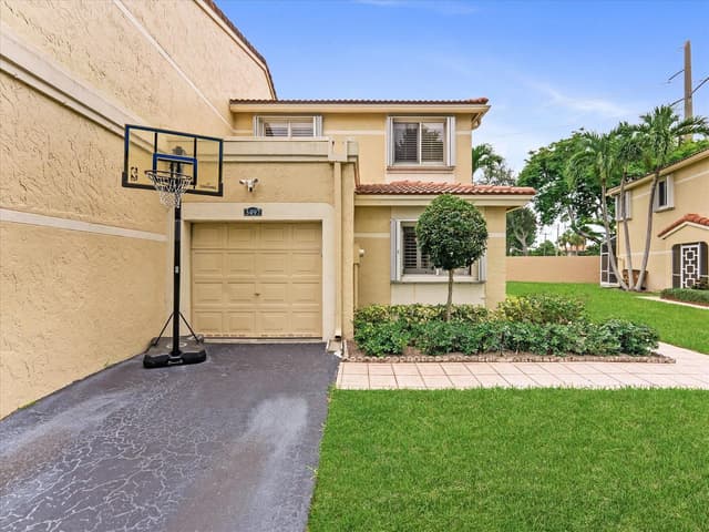 3497 DEER CREEK PALLADIAN Circle # 3497, Deerfield Beach FL 33442 - Deerfield Beach, FL - Photo 3