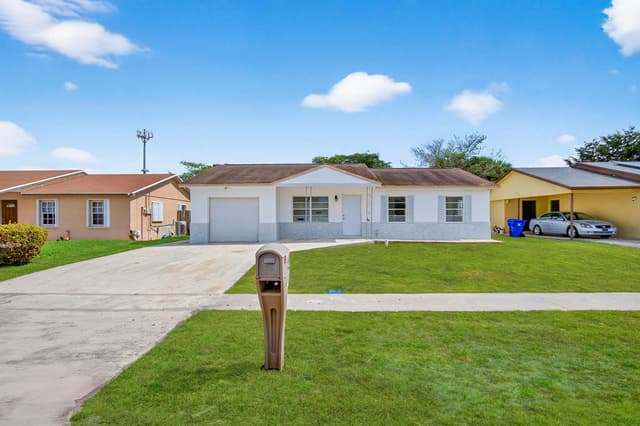 405 SW 78TH Terrace, North Lauderdale FL 33068 - North Lauderdale, FL - Photo 2