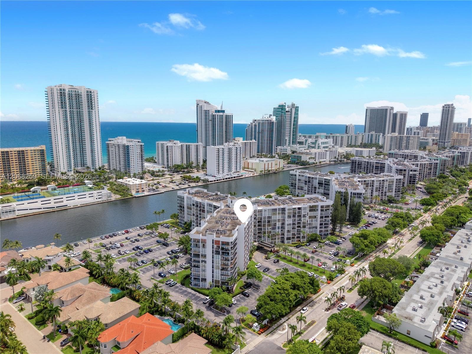 1000 Parkview Dr # 1007, Hallandale Beach FL 33009 - Hallandale Beach, FL - Photo 1