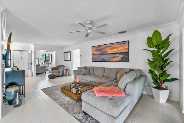 50 PELICAN POINTE Drive # 2050, Delray Beach FL 33483 - Delray Beach, FL - Photo 6