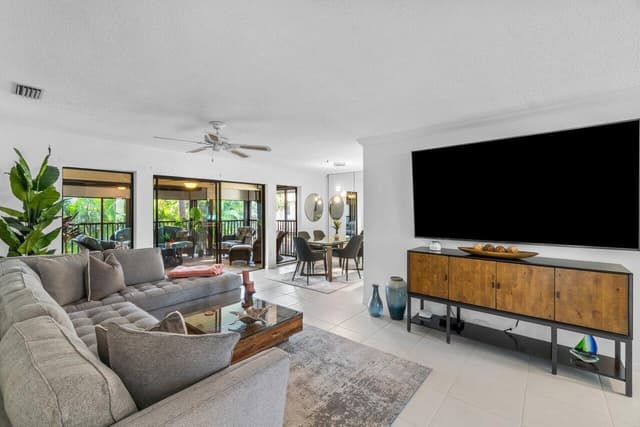 50 PELICAN POINTE Drive # 2050, Delray Beach FL 33483 - Delray Beach, FL - Photo 5