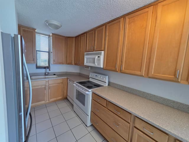1000 S Ocean Boulevard # 9J, Pompano Beach FL 33062 - Pompano Beach, FL - Photo 6