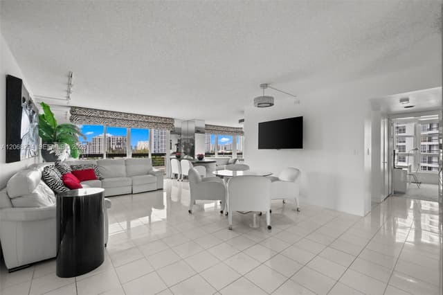 19101 NE 36th Ct # 807, Aventura FL 33180 - Aventura, FL - Photo 4