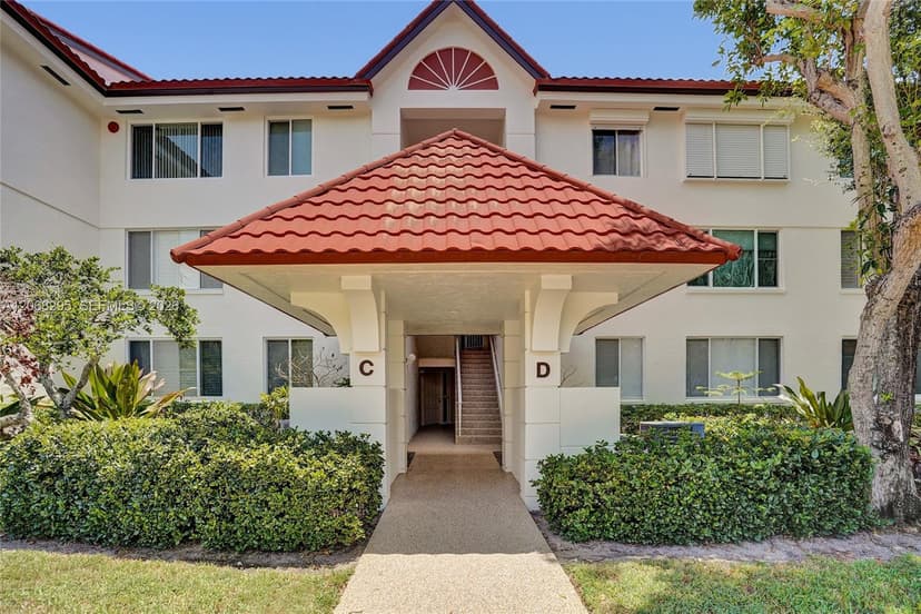 102 Half Moon Cir # C3, Hypoluxo FL 33462