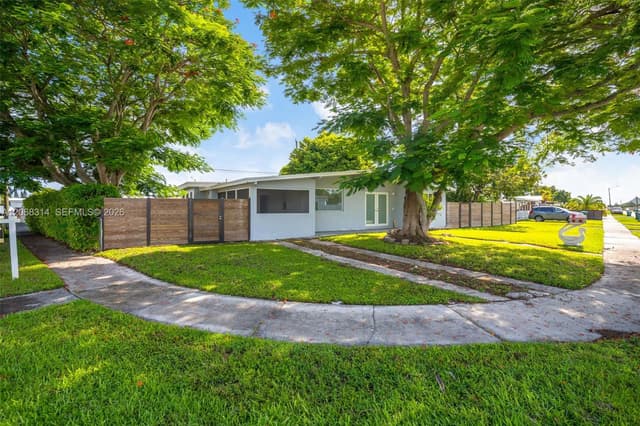 11445 SW 43rd Ter, Miami FL 33165 - Miami, FL - Photo 2