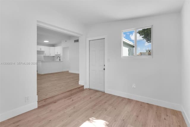 11445 SW 43rd Ter, Miami FL 33165 - Miami, FL - Photo 6