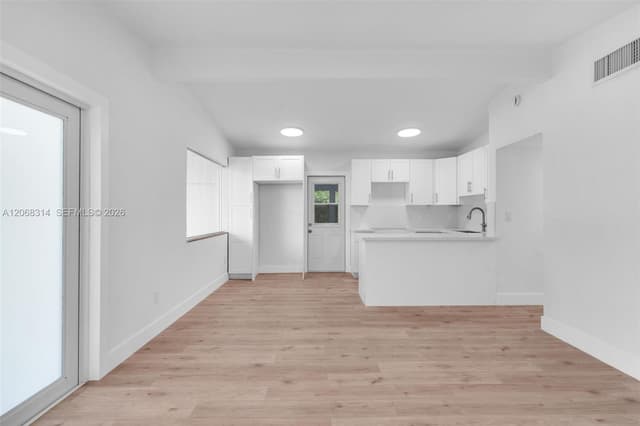 11445 SW 43rd Ter, Miami FL 33165 - Miami, FL - Photo 7