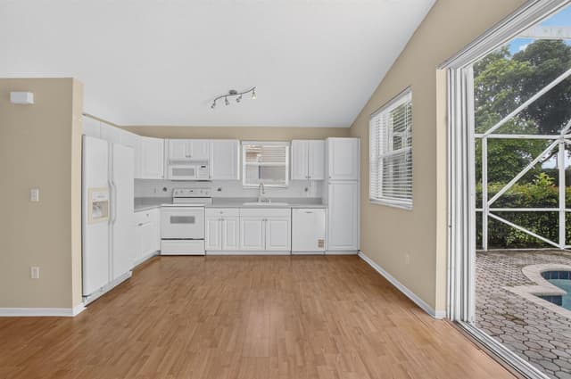 7666 Rockport Circle, Lake Worth FL 33467 - Lake Worth, FL - Photo 5