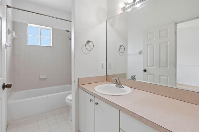 460 PRINCESS Drive, Margate FL 33068 - Margate, FL - Photo 4