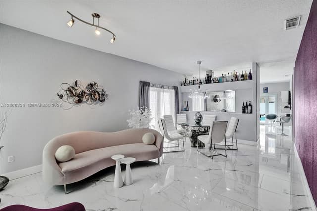 8816 NW 149th Ter, Miami Lakes FL 33018 - Miami Lakes, FL - Photo 2