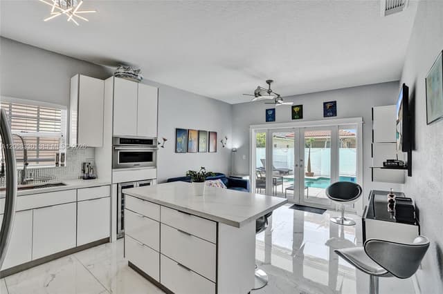 8816 NW 149th Ter, Miami Lakes FL 33018 - Miami Lakes, FL - Photo 6