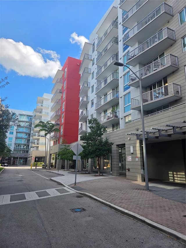 7875 NW 107th Ave # 605, Doral FL 33178 - Doral, FL - Photo 2