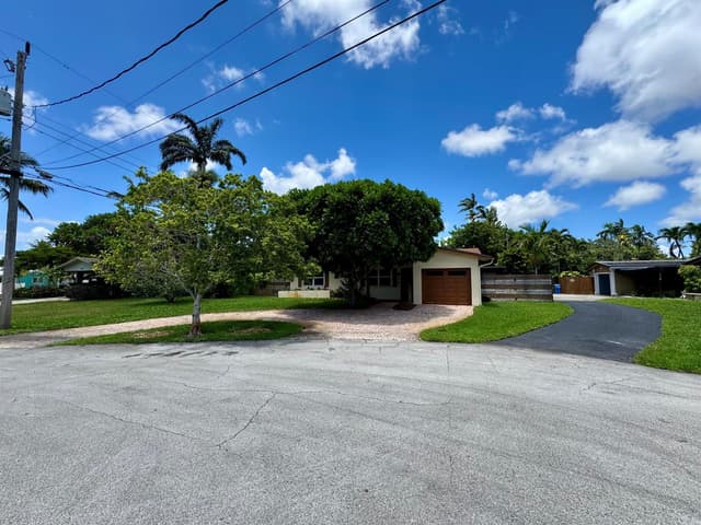 1785 NW 39TH Place, Oakland Park FL 33309 - Oakland Park, FL - Photo 2