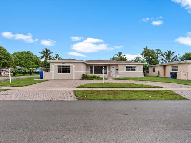 4545 NW 39th St, Lauderdale Lakes FL 33319 - Lauderdale Lakes, FL - Photo 2