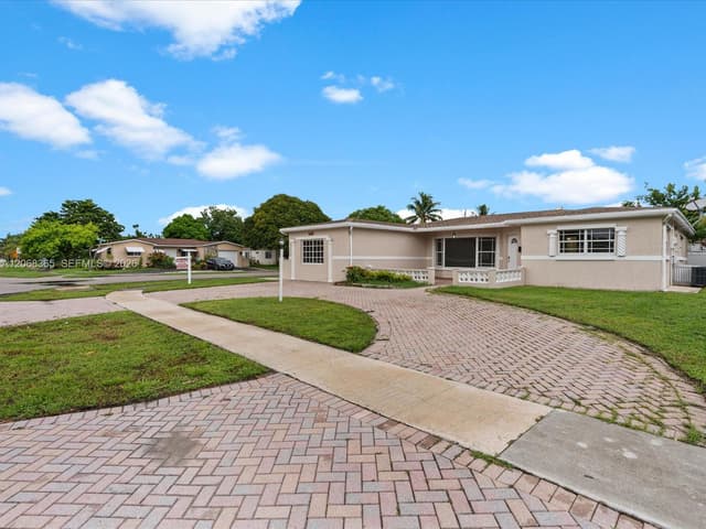 4545 NW 39th St, Lauderdale Lakes FL 33319 - Lauderdale Lakes, FL - Photo 4