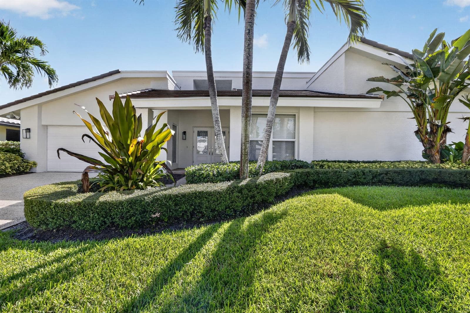 625 LAKEWOODE Circle W, Delray Beach FL 33445 - Delray Beach, FL - Photo 1