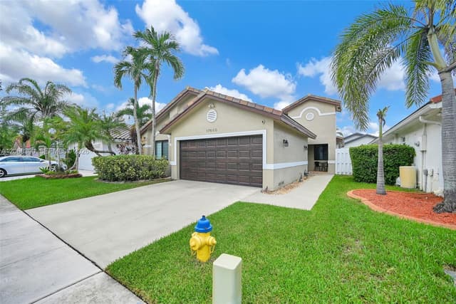 17640 SW 4th Ct, Pembroke Pines FL 33029 - Pembroke Pines, FL - Photo 2