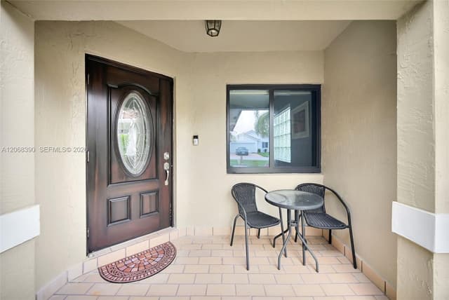 17640 SW 4th Ct, Pembroke Pines FL 33029 - Pembroke Pines, FL - Photo 3