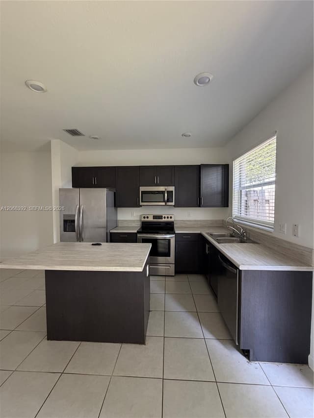 2739 SE 17th St, Homestead FL 33035 - Homestead, FL - Photo 6