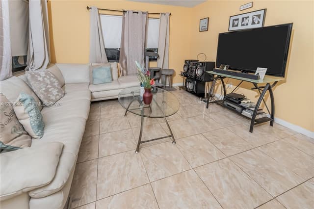 1365 NW 192nd Ter, Miami Gardens FL 33169 - Miami Gardens, FL - Photo 4