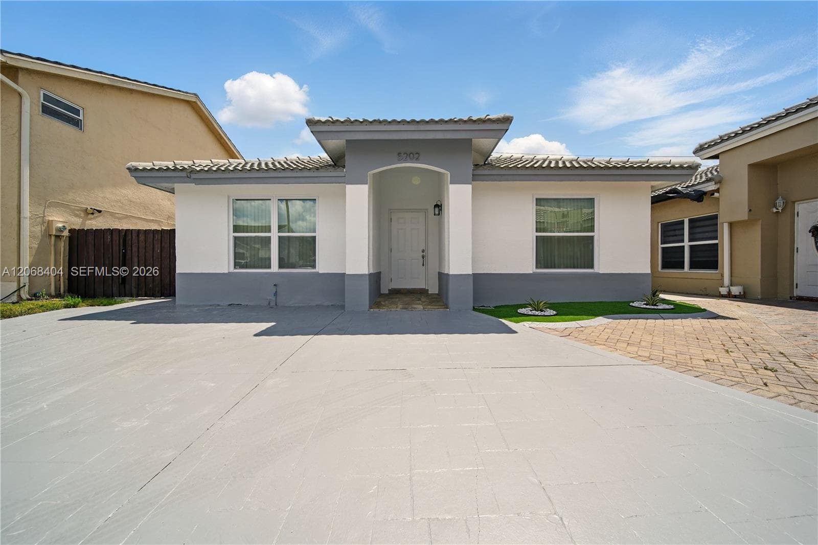 5202 NW 187th St, Miami Gardens FL 33055 - Miami Gardens, FL - Photo 1
