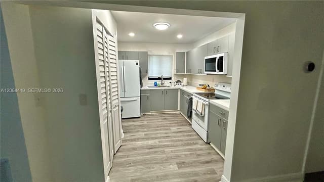 230 NW 8th Ave, Dania Beach FL 33004 - Dania Beach, FL - Photo 6