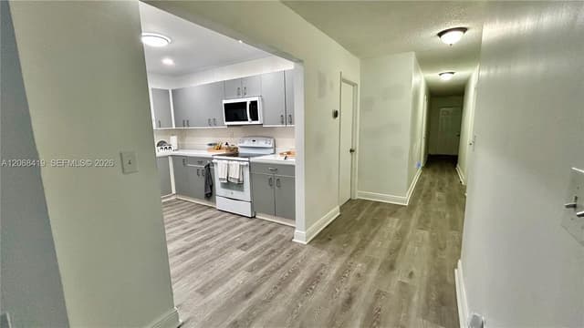 230 NW 8th Ave, Dania Beach FL 33004 - Dania Beach, FL - Photo 7