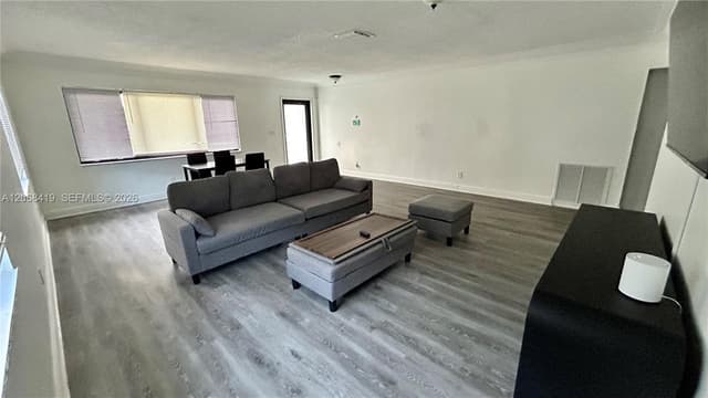 230 NW 8th Ave, Dania Beach FL 33004 - Dania Beach, FL - Photo 4