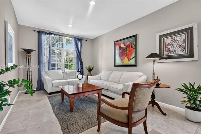 600 SW 167th Way, Pembroke Pines FL 33027 - Pembroke Pines, FL - Photo 6