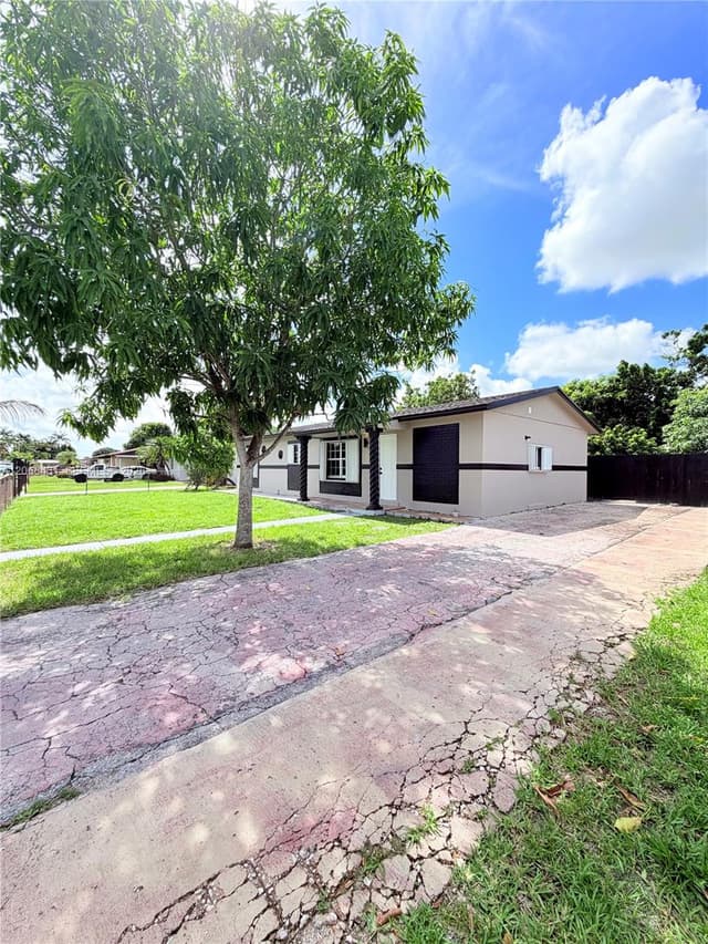 4492 NW 180th St, Miami Gardens FL 33055 - Miami Gardens, FL - Photo 2