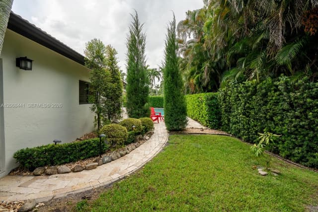 15600 NW 82nd Ct, Miami Lakes FL 33016 - Miami Lakes, FL - Photo 6
