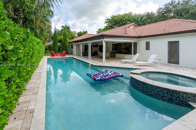 15600 NW 82nd Ct, Miami Lakes FL 33016 - Miami Lakes, FL - Photo 5