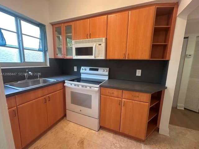 1341 Meridian Ave # 202, Miami Beach FL 33139 - Miami Beach, FL - Photo 5