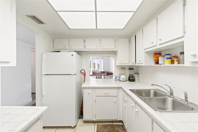 5800 W Margate Boulevard # 3, Margate FL 33063 - Margate, FL - Photo 6