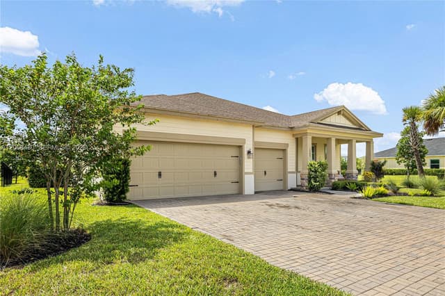 1085 Haywagon Trl, Loxahatchee FL 33470 - Loxahatchee, FL - Photo 2