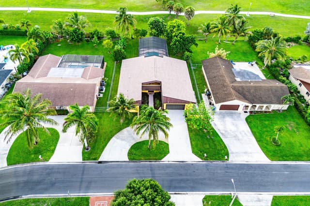 168 MEADOWLARK Drive, Royal Palm Beach FL 33411 - Royal Palm Beach, FL - Photo 4